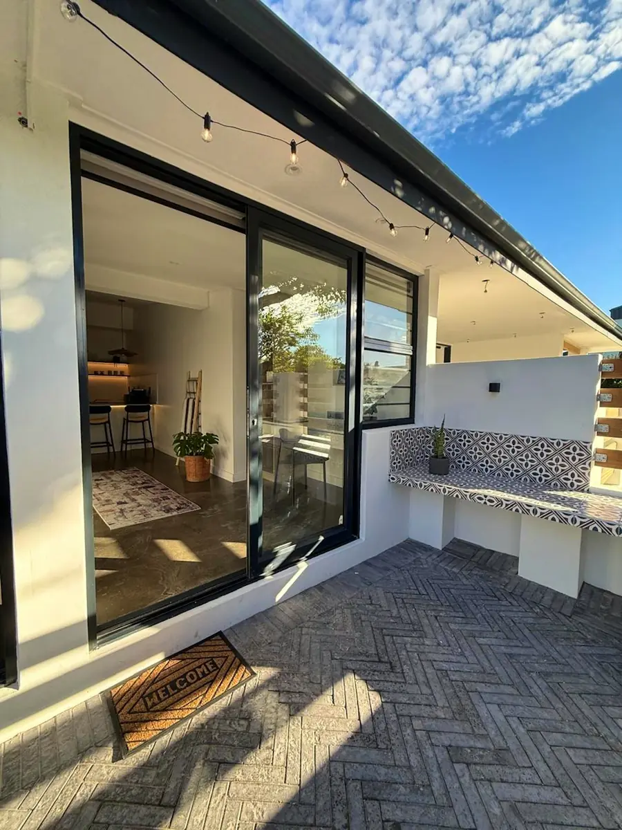 A unit opening onto the courtyard